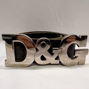 Vintage Y2K silver buckle D&G men’s black leather belt. Size 36”/90cm.